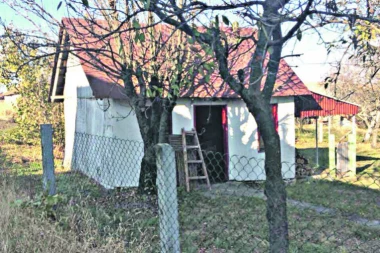 Porodična tragedija u naselju Rušanj: Ženu davio kanapom, obesio se misleći da je mrtva!