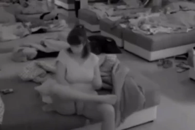 (VIDEO 18+) Miljana pokazala međunožje: Sve sevalo u toku se*sa sa Zolom!