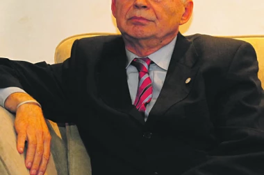 PREDSEDNIK ZVEZDE NAJAVLJUJE: Novi stadion, ostanak Marina, internat...