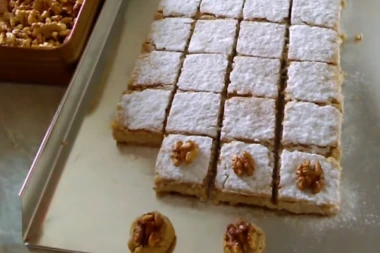 (VIDEO) Bečke orah kocke: Kolač za svaku priliku!