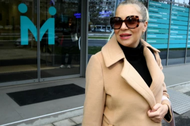 TUGA! Nekada je Ivana Selakov bila NAJTRAŽENIJA pevačica, a sada jedva da je imala nastupe od februara - Evo o kojoj cifri se radi!