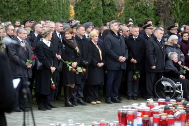 Provokacija iz Vukovara: Kolinda marširala u "ustaškim čizmama"