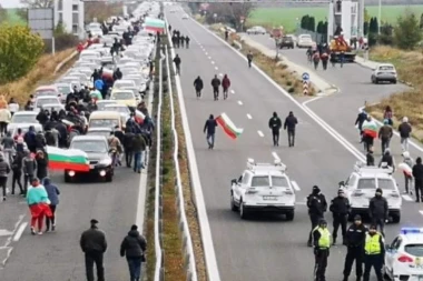 Bugari na nogama: Blokirali puteve i granične prelaze, protestvuju zbog cene goriva