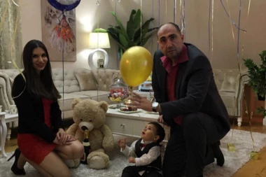 Tigar proslavio sinu prvi rođendan: Prve fotografije porodice poznatog biznismena