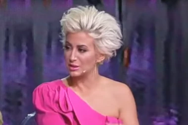 (FOTO) Otkačila Đeksona: Dušica Jakovljević ima novog dečka?