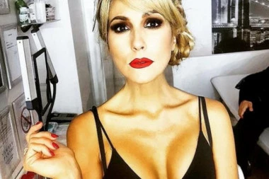 (FOTO) IVA ŠTRLJIĆ OTKRILA ČIME ZAVODI MUŠKI POL, A TO NISU NJENE DUGE NOGE: Nakon ovoga dobro ćete se zamisliti!