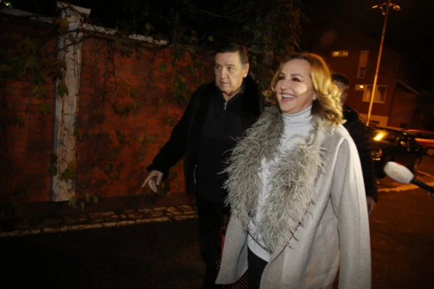 KRAJ LJUBAVI? Mrka opleo po Ani Bekuti: "Gora je od korone", gori internet!