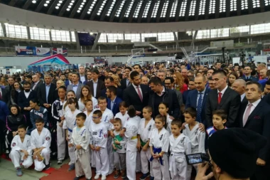 "Mini basket" i "Otvorena škola tenisa" za najmlađe na Sajmu sporta uz podršku NIS-a