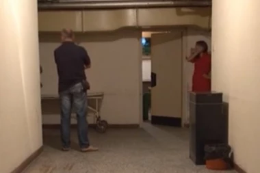 Drama u pančevačkoj bolnici: Lopov uleteo u zgradu, pa sestru gurnuo niz stepenice!