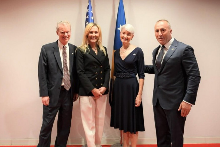 Saznajemo! Ovaj ambasador je organizovao prebijanje Srba! Janković pomogao Albancima u akciji!