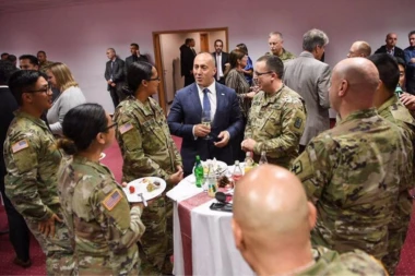 (FOTO) Haradinaj slavio sa šefom Bondstila nakon hapšenja Srba!