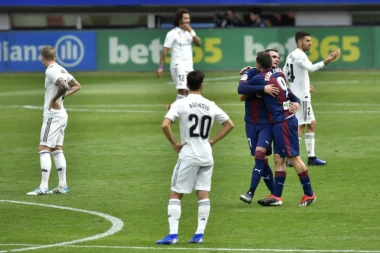 REALU NEMA POMOĆI! "Kraljevići" se obrukali na gostovanju Eibaru!