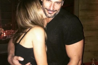 Blistala od sreće: Sofija Vergara proslavila godišnjicu braka!