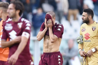 Dva penala, crveni, dva preokreta, pet golova i pobeda Parme dva minuta pre kraja!