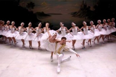 Prednovogodišnja bajka za čitavu porodicu - balet na ledu "Labudovo jezero"