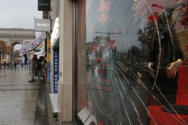 Ovako izgleda Pariz dan posle nasilnih protesta