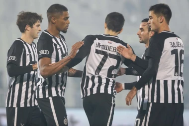 Promenio boju kose, da li će i klub? Fudbaler Partizana donosi važnu odluku!