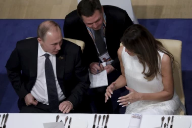 Putin pričao Melaniji kako Rusi prave decu: Ruski predsednik otkrio škakljive detalje o čuvenoj fotografiji