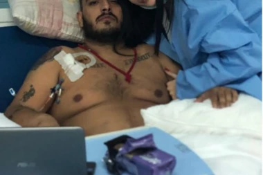 (FOTO) Prva fotografija Darka i njegove trudne verenice Marine nakon saobraćajke!