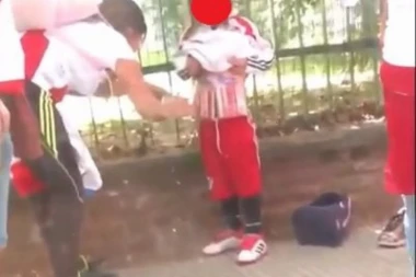 KONAČNO NEŠTO NORMALNO: Uhapšena majka koja je sina opasala bakljama