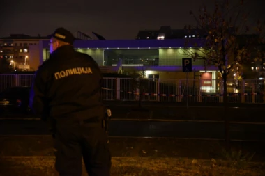 FOTO sa lica mesta: Krvava noć na Bežaniji! Muškarac izrešetan u mafijaškom obračunu