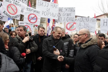 Srbi ugasili lažnu državu Kosovo