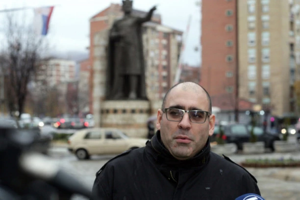 (FOTO) ĐUKANOVIĆ IZNENAĐEN: Da li je moguće da su novinari Nova S toliko neobavešteni!