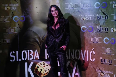 Drži ga na mračnom i hladnom mestu: Kaća priznala da ima dečka!