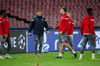 (VIDEO) Dobro raspoloženje u taboru Zvezde: Borjanove čarape i glumci podigli atmosferu