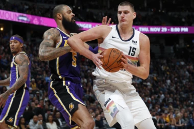 (VIDEO) KAD SI I ČAROBNJAK I DŽOKER!