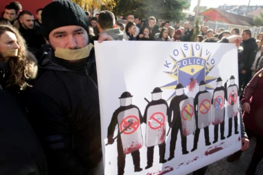 Nemački ambasador na KiM napao studente: Performans na temu logora odvratan