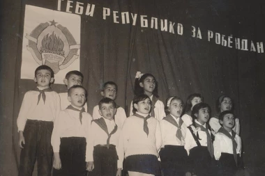 Pionirska zakletva, miris čvaraka i kiseli kupus: Ovako se nekada proslavljao 29. novembar!