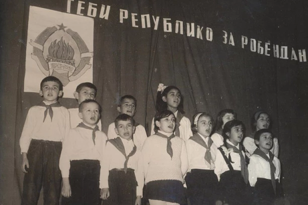 Pionirska zakletva, miris čvaraka i kiseli kupus: Ovako se nekada proslavljao 29. novembar!