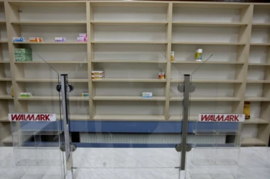 Tuga, čemer i jad! Pogledajte kako su Šiptari opustošili apoteke u Gračanici  - smanjuju se zalihe i za decu