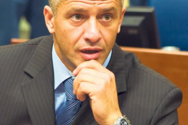 AFERA "GRAND"! ISPOVEST NASERA ORIĆA: Brena se slikala sa mnom, a sad to krije od vas u Srbiji