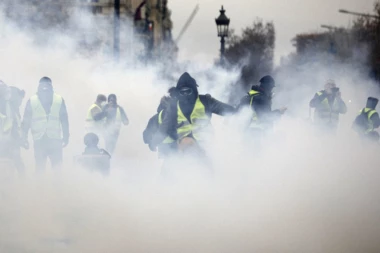 Pada vlada u Parizu?! Ameri ruše Makrona jer se mnogo osilio