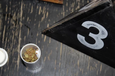 Zaplena u Velikom Gradištu: Uhapšen diler koji je pravio lažne tablice i falsifikovao dokumenta!