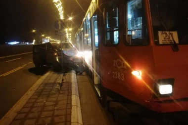 Udes u Džordža Vašingtona: Sudar tramvaja i automobila