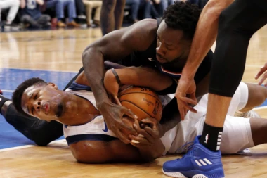 BOBIJEV I TEOV SAIGRAČ DIVLJAO: Izbio zub rivalu, pa navijača gađao loptom