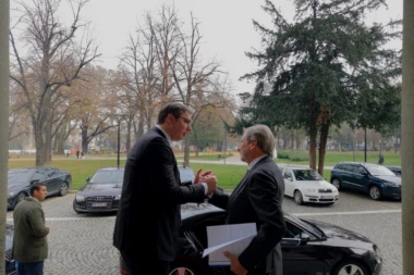 Završen sastanak u Predsedništvu! Vučić: Srbija neće uzvraćati kontramerama! Han: Kriza mora da se reši mirnim putem!