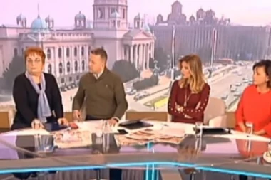 (VIDEO) Bruka u programu uživo! Prekinuli emisiju o ukradenim bebama, ponašanje gostiju bilo je skandalozno