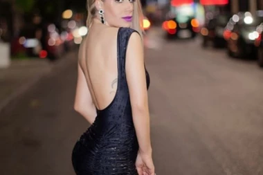 (VIDEO) Selma Bajrami ZGROZILA naciju stajlingom za rođendan! Dojke ispadaju iz brusa, salo kipi na sve strane! FANOVI JE URNISALI KOMENTARIMA!