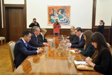 Vučić zamolio Čepurina da prenese Putinu ratnu poruku!