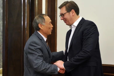 Mančang poručio Vučiću: Miroljubiva politika Srbije smeta određenim faktorima!