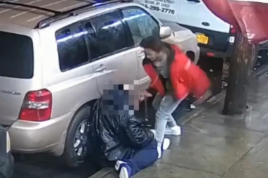 (VIDEO) Snimak brutalnog prebijanja na benzinskoj pumpi šokirao svet