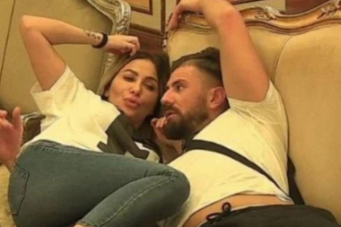 Tek ušao u rijaliti, a već završio u krevetu sa njom!