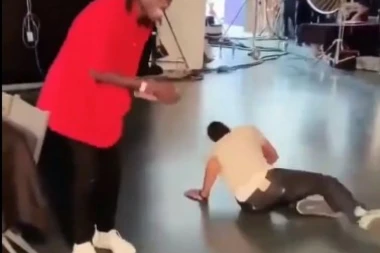 SMEH DO SUZA: Nole imitirao Majkla Džeksona pa završio na zadnjici