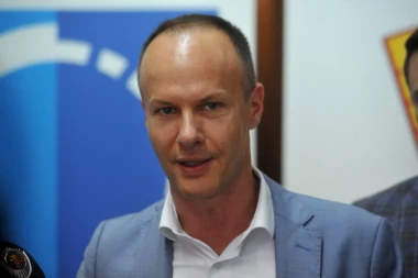 Deset godina parkirao za džabe! Evo šta kaže direktor Parking servisa o Đilasovom bahatom ponašanju