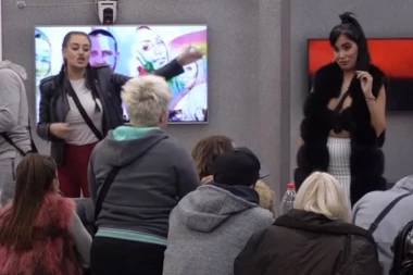 (VIDEO) Ja bih ti je*ala dečka da sam slobodna: Ana i Aleksandra u ratu zbog Davida!