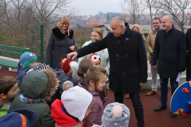 DOBRE VESTI ZA RODITELJE I DECU: Uskoro još pet novih dečjih igrališta u gradu
